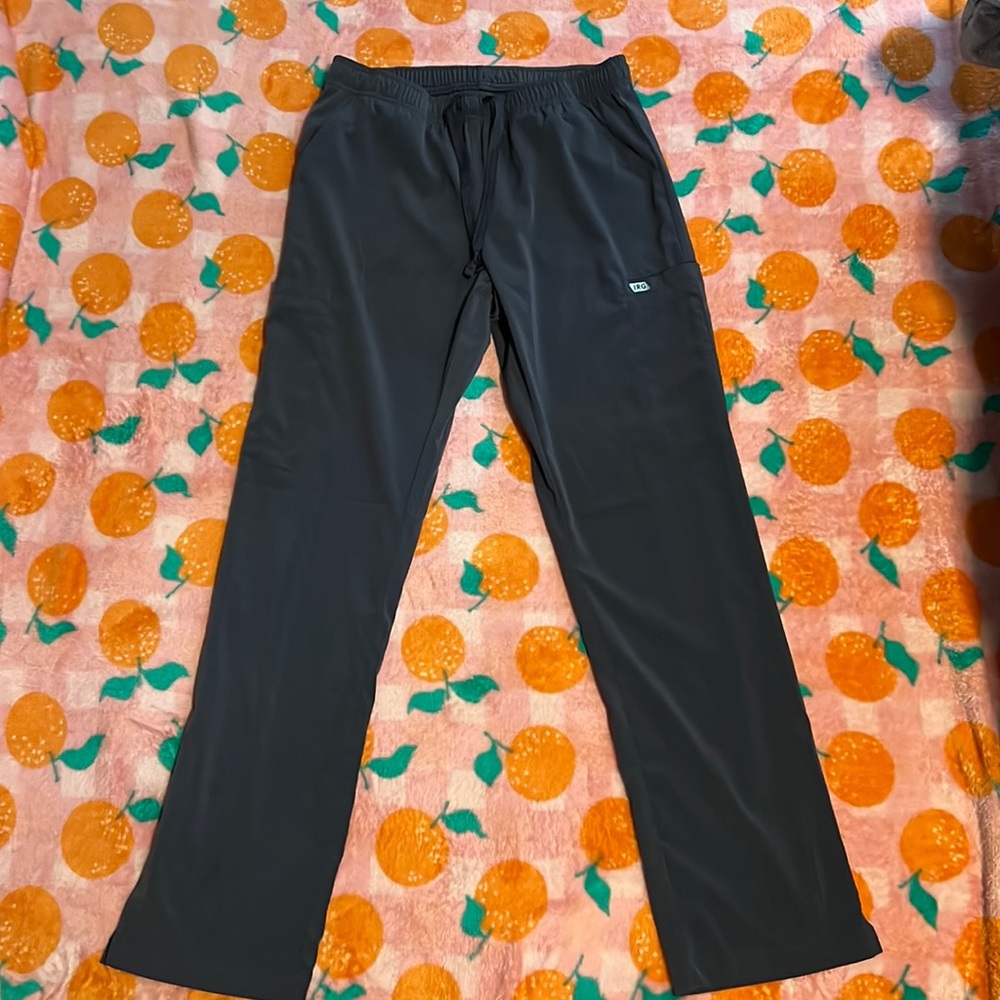 Elevate scrub bottoms: Women’s Small (regular) fit. Grey. Bootcut